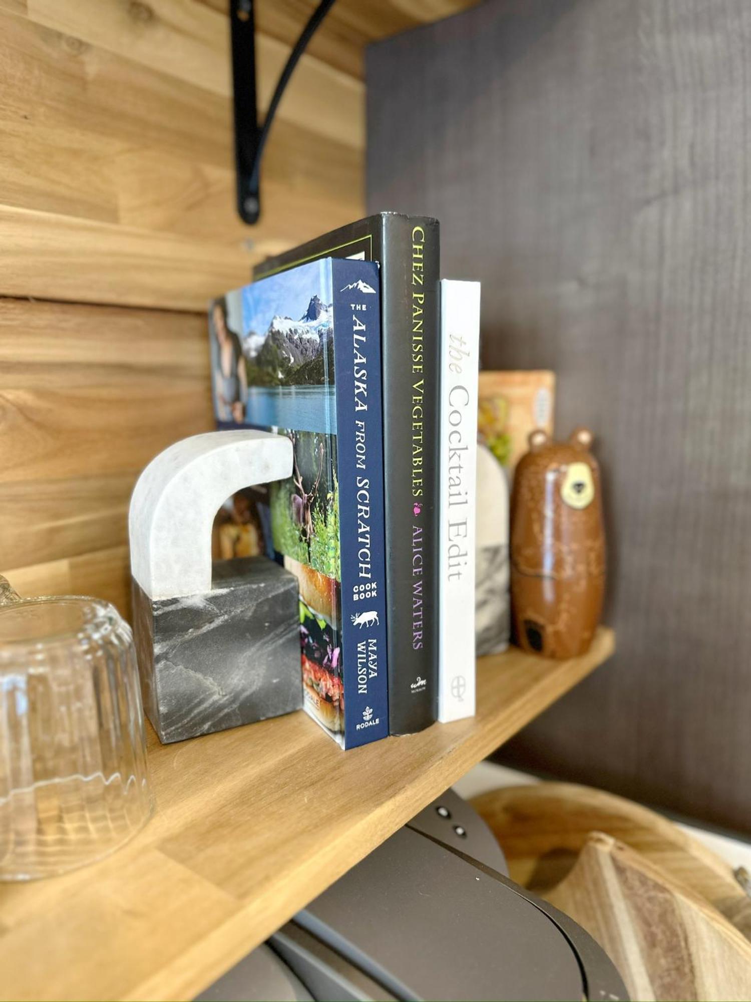 Bootlegger'S Nest Villa Anchorage Bagian luar foto