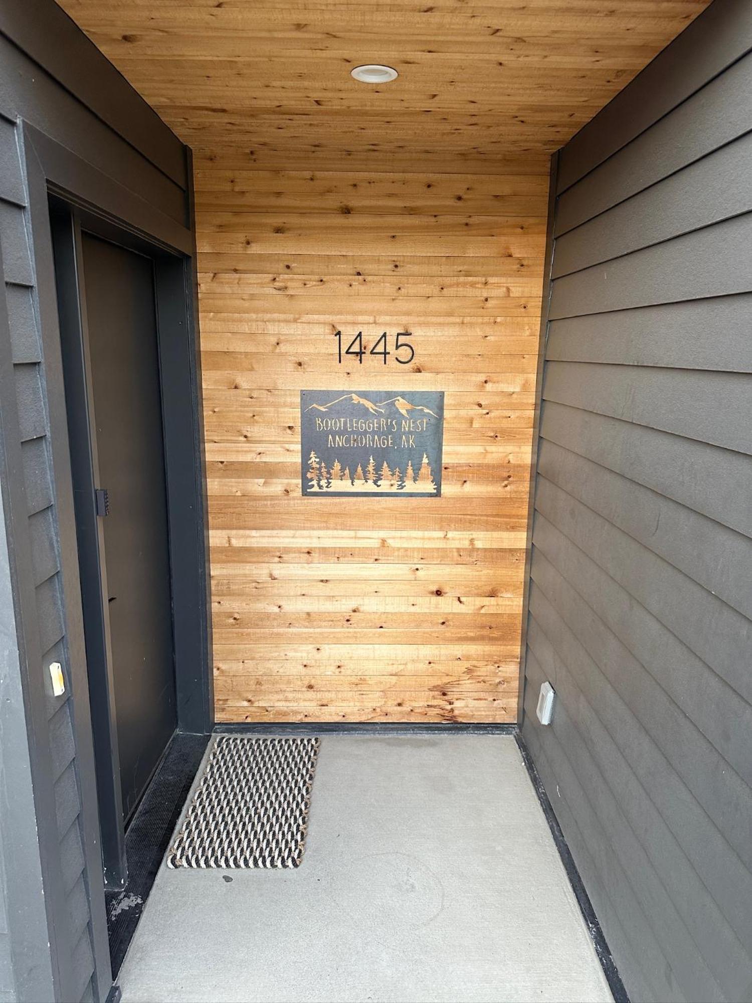 Bootlegger'S Nest Villa Anchorage Bagian luar foto