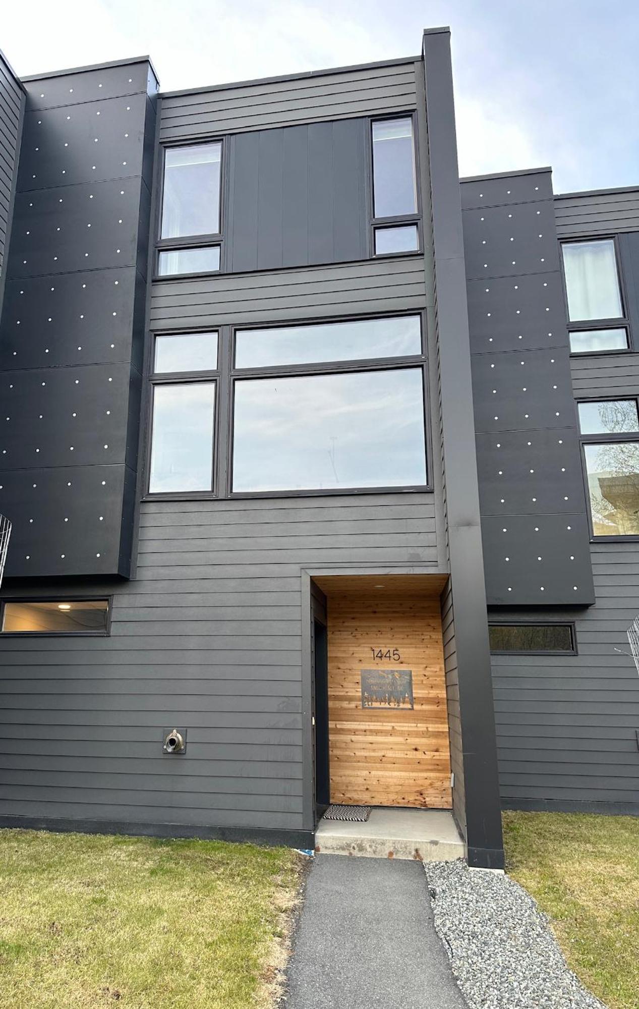 Bootlegger'S Nest Villa Anchorage Bagian luar foto